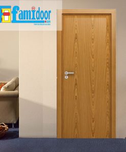 Cửa gỗ MDF LAMINATE L4 tại Showroom Famidoor thuộc dòng sản phẩm cửa gỗ công nghiệp MDF phủ nhựa.