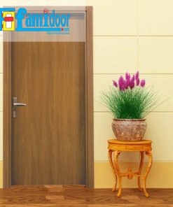 Cửa gỗ MDF LAMINATE M1-1 tại Showroom Famidoor thuộc dòng sản phẩm cửa gỗ công nghiệp MDF phủ nhựa.