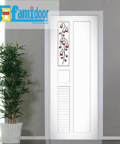 Cửa nhựa giả gỗ MW25 ở Showroom Famidoor được làm từ bột gỗ và bột nhựa kèm với keo đặc biệt ép nén ở áp suất cao và nhiệt độ cao tạo nên thanh nhựa cứng cáp, chịu lực tốt, chống thấm nước, chống mối mọt.