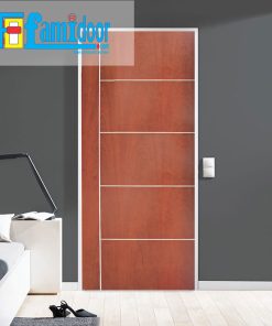 Cửa gỗ MDF VENEER P1R5 tại Showroom Famidoor chính là gỗ tự nhiên, tuy nhiên được lạng mỏng từ cây gỗ tự nhiên, gỗ veneer chỉ dày từ 1mm cho đến 2ly là nhiều.