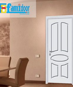Cửa gỗ cao cấp PVC 1083 ở Showroom Famidoor được phủ một lớp nhựa PVC cao cấp vân gỗ trên bề mặt.