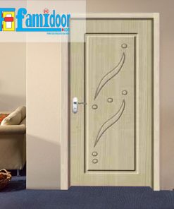 Cửa gỗ cao cấp PVC 1113 ở Showroom Famidoor được phủ một lớp nhựa PVC cao cấp vân gỗ trên bề mặt.