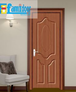 Cửa gỗ cao cấp PVC 1161 ở Showroom Famidoor được phủ một lớp nhựa PVC cao cấp vân gỗ trên bề mặt.